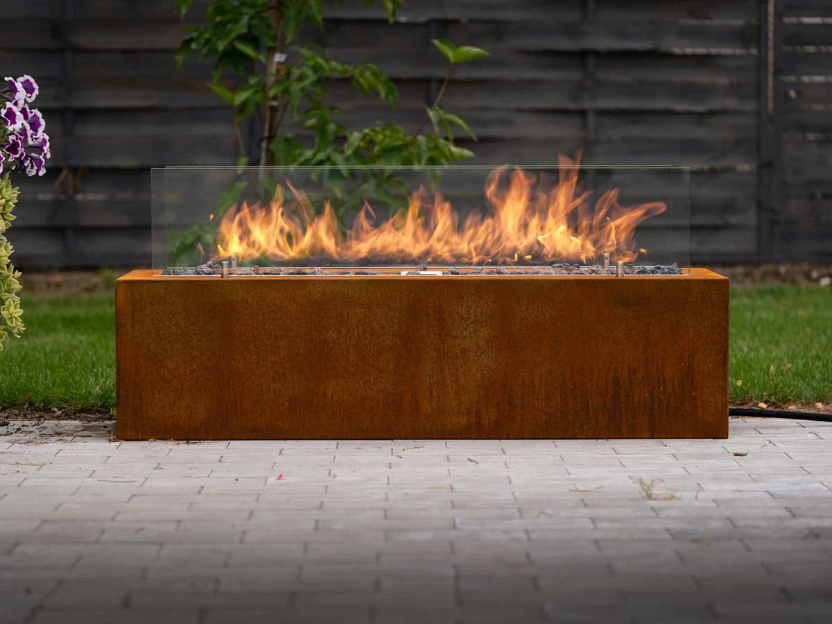 Planika Galio Outdoor gas fireplace in corten steel finish and with manual control system
